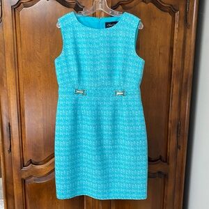 NWOT Chelsea Rose sleeveless sheath dress blue/white tweed Sz 14 gold detailing